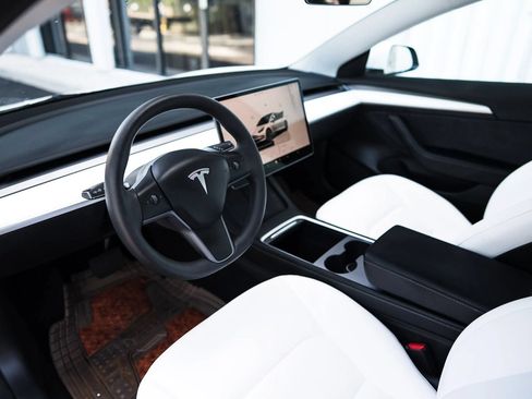 Used 2023 Tesla Model 3 Standard Range RWD image 12