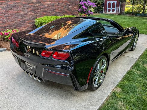 Used 2018 Chevrolet Corvette Stingray Coupe w/ 2LT Preferred Equipment Group image 40