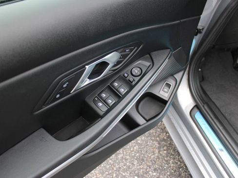 New 2025 BMW 330i xDrive Sedan w/ M Sport Package image 28