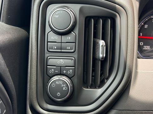 Used 2019 Chevrolet Silverado 1500 Custom Trail Boss w/ Custom Convenience Package AWD/4WD image 25