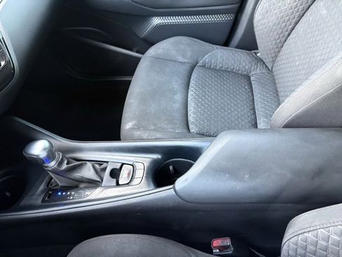 Used 2021 Toyota C-HR LE image 22