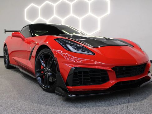 Used 2014 Chevrolet Corvette Stingray Coupe w/ 3LT Preferred Equipment Group RWD image 4