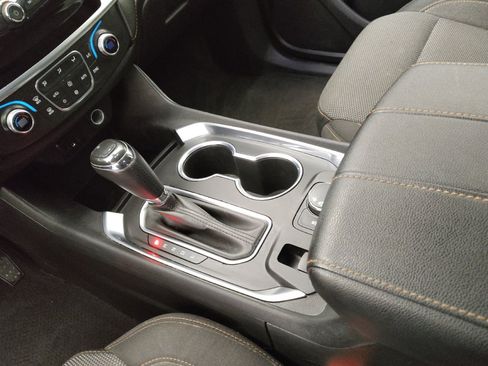 Used 2019 Chevrolet Traverse LT image 26