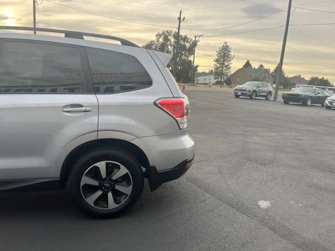 Used 2017 Subaru Forester 2.5i Premium w/ All-Weather Package AWD/4WD image 7