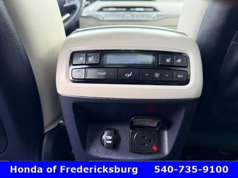 Used 2022 Hyundai Palisade Limited w/ Winter Package image 50