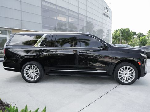 Used 2023 Cadillac Escalade ESV Premium Luxury RWD image 11