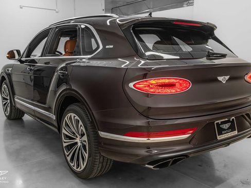Used 2021 Bentley Bentayga AWD/4WD image 3