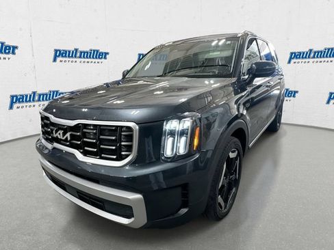 Used 2023 Kia Telluride S w/ S Sunroof Package AWD/4WD image 1