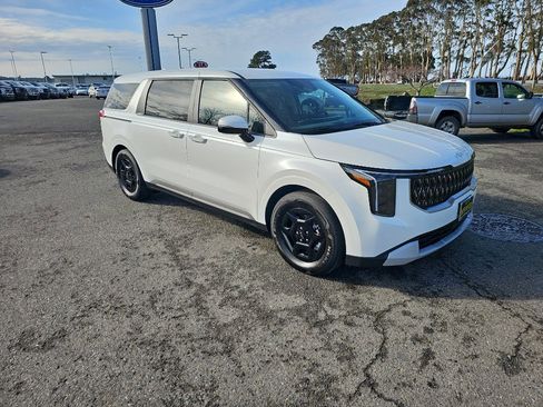 New 2026 Kia Carnival LXS image 7