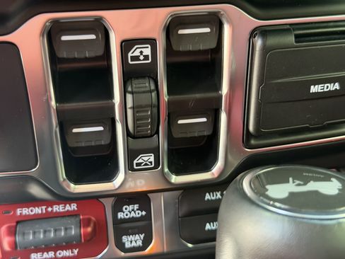 Used 2024 Jeep Wrangler Unlimited Rubicon 392 AWD/4WD image 22