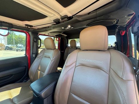 Used 2020 Jeep Gladiator Rubicon AWD/4WD image 6