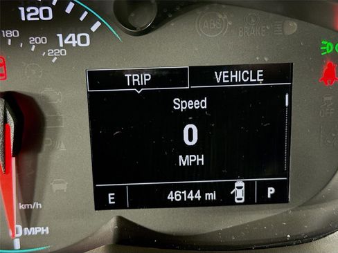 Used 2018 Chevrolet Trax LT w/ LT Convenience Package image 2