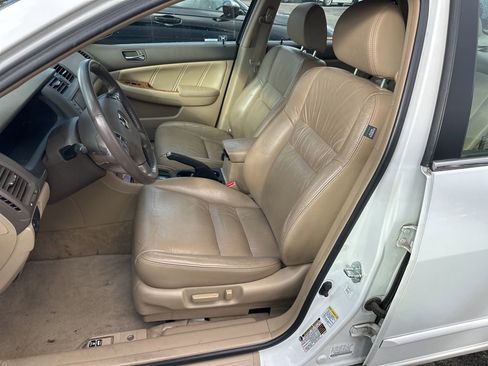 Used 2004 Honda Accord EX image 9