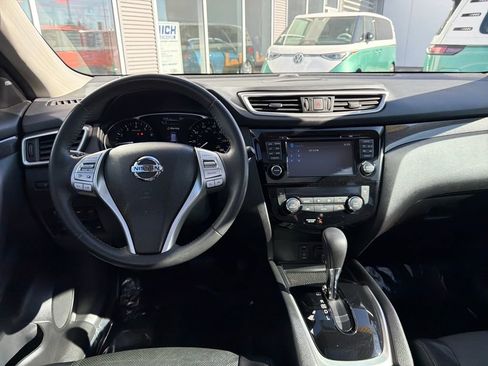 Used 2016 Nissan Rogue SL w/ SL Premium Package image 12