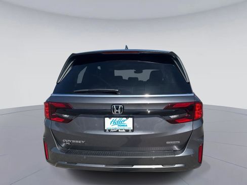 New 2026 Honda Odyssey Touring image 5