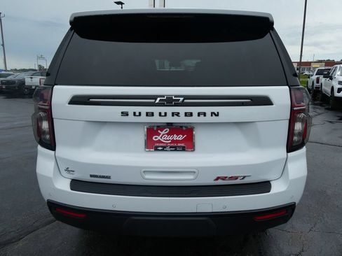 Certified 2023 Chevrolet Suburban RST w/ Luxury Package AWD/4WD image 8