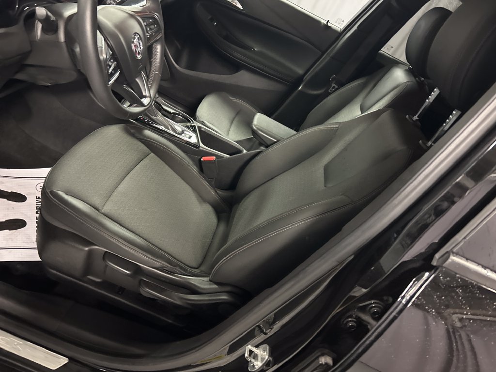 Used 2022 Buick Encore GX Preferred w/ Sport Touring Package FWD image 10