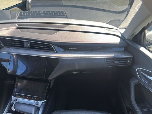 Used 2022 Audi e-tron Premium Plus AWD/4WD image 11