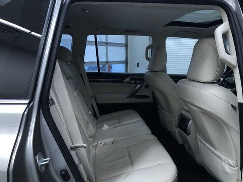 Used 2020 Lexus GX 460 Luxury image 21