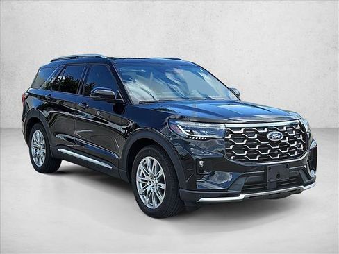 Used 2025 Ford Explorer Platinum RWD image 3
