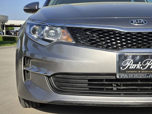 Used 2017 Kia Optima LX w/ Technology Package image 8