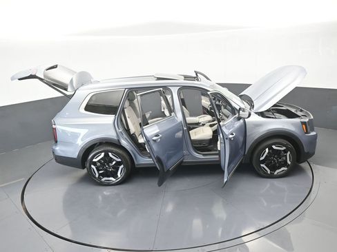 Used 2024 Kia Telluride EX w/ EX Captain's Chair Package image 76
