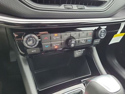 New 2026 Jeep Compass Latitude image 16