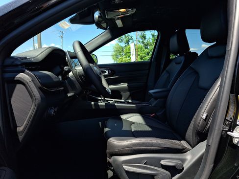 New 2026 Jeep Compass Latitude AWD/4WD image 10