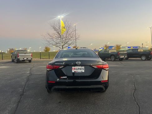 Used 2024 Nissan Sentra SV image 4