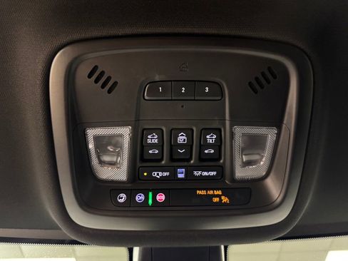 Used 2023 Chevrolet Traverse High Country AWD/4WD image 53