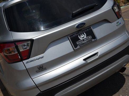 Used 2017 Ford Escape SE image 12