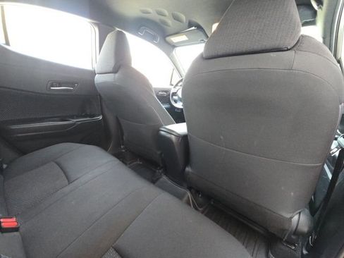 Used 2018 Toyota C-HR XLE image 14