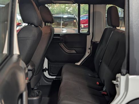 Used 2018 Jeep Wrangler Unlimited Sport S image 13