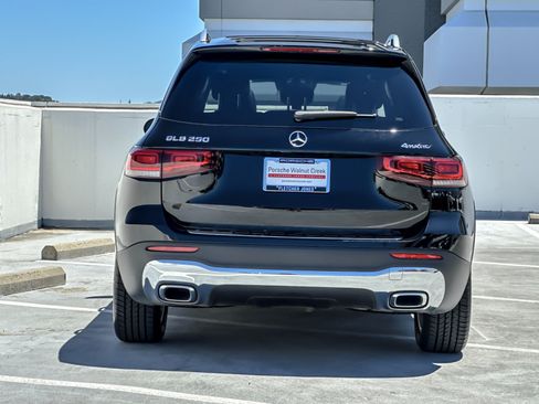 Used 2022 Mercedes-Benz GLB 250 4MATIC image 7
