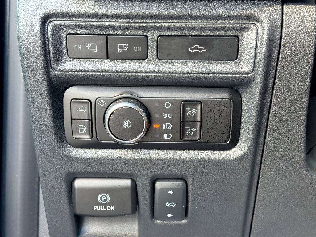 Used 2023 Ford F150 Lariat AWD/4WD image 28