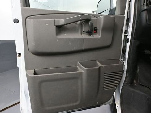 Used 2017 Chevrolet Express 3500 LT w/ LT Preferred Equipment Group image 17