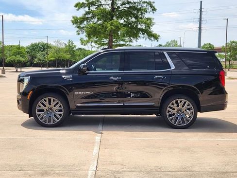 Used 2026 GMC Yukon Denali Ultimate w/ LPO, Floor Liner Package AWD/4WD image 4