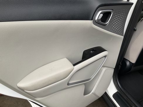 Used 2022 Kia Soul LX FWD image 31