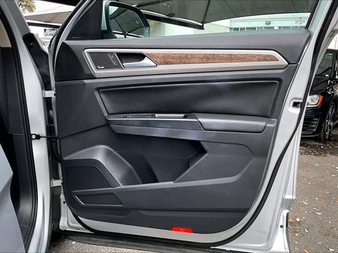 Used 2019 Volkswagen Atlas SEL Premium image 23