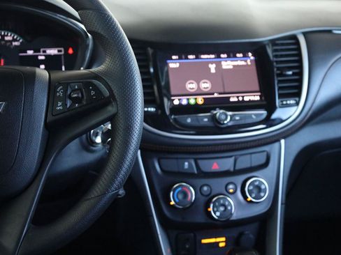 Used 2022 Chevrolet Trax LS w/ Tint and Cruise Package FWD image 31