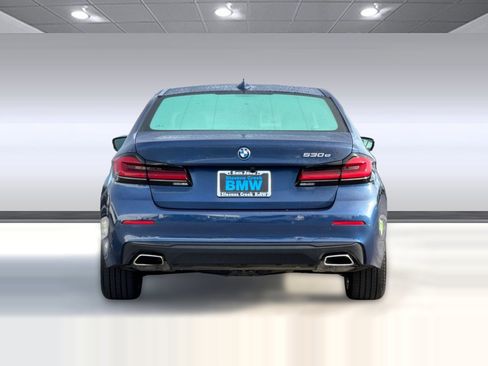 Used 2023 BMW 530e 530e w/ Premium Package image 9