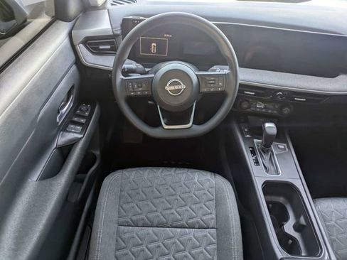 Used 2026 Nissan Kicks SV w/ SV Premium Package FWD image 15