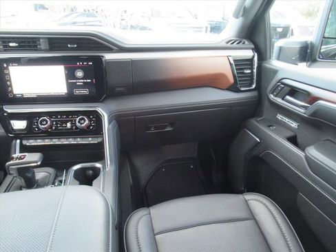 Used 2024 GMC Sierra 1500 Denali w/ Denali Reserve Package image 13