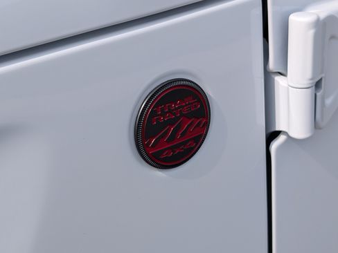 Used 2026 Jeep Wrangler Unlimited Rubicon AWD/4WD image 10