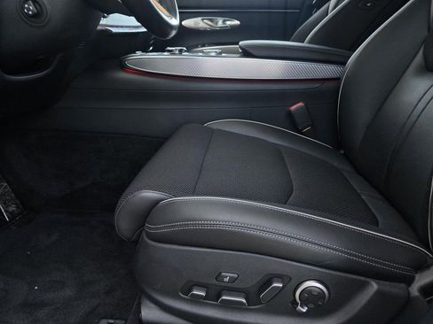 Used 2025 Genesis GV70 3.5T Sport image 21