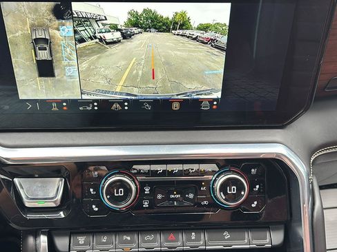 Certified 2024 GMC Sierra 2500 Denali Ultimate AWD/4WD image 35