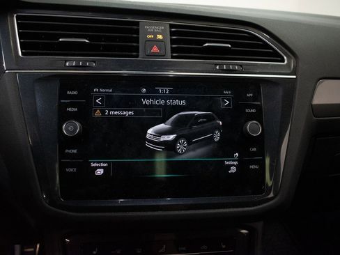 Used 2022 Volkswagen Tiguan SE R-Line image 15