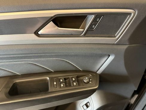 Used 2020 Volkswagen Atlas Cross Sport SEL image 20