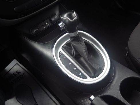 Used 2016 Kia Soul image 11