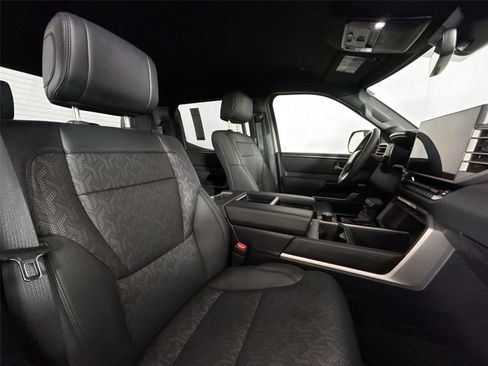 Used 2025 Toyota Tundra Limited w/ TRD Off-Road Package AWD/4WD image 41